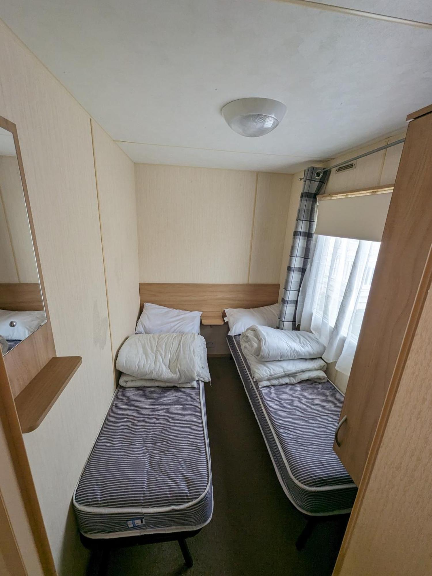3 Bedroom Caravan, Sleeps 8 Lyons Lido Beach Престатин Экстерьер фото